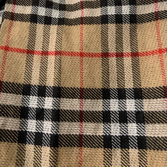 NWT Burberry scarf - Picture 3 of 7